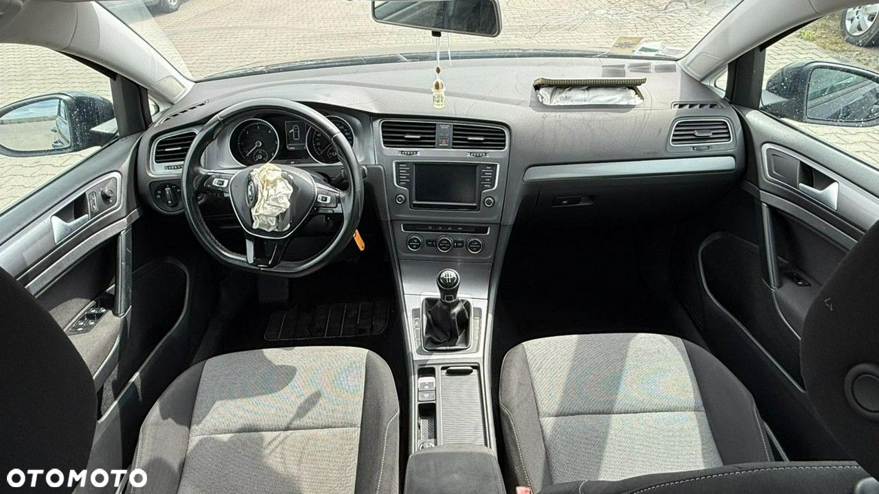 Volkswagen Golf - 8
