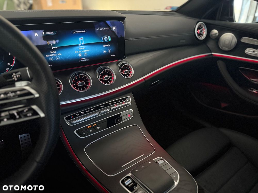 Mercedes-Benz Klasa E 220 d Coupe 4-Matic 9G-TRONIC - 31
