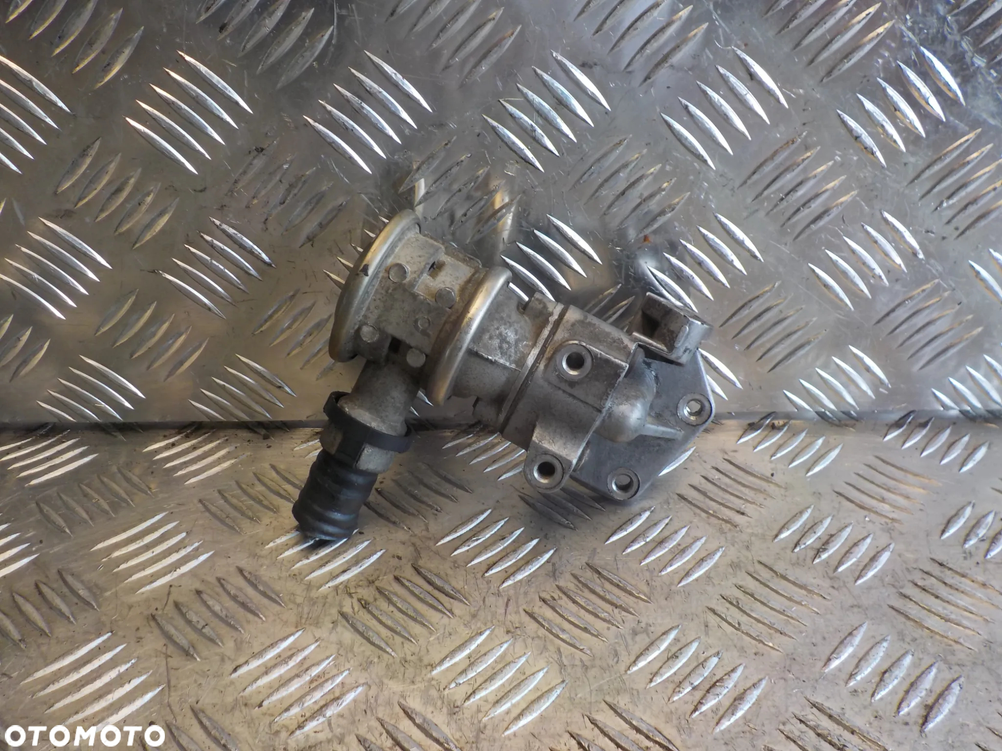 AUDI A3 8P 1.6 MPI ZAWÓR EGR 06A131166E - 2