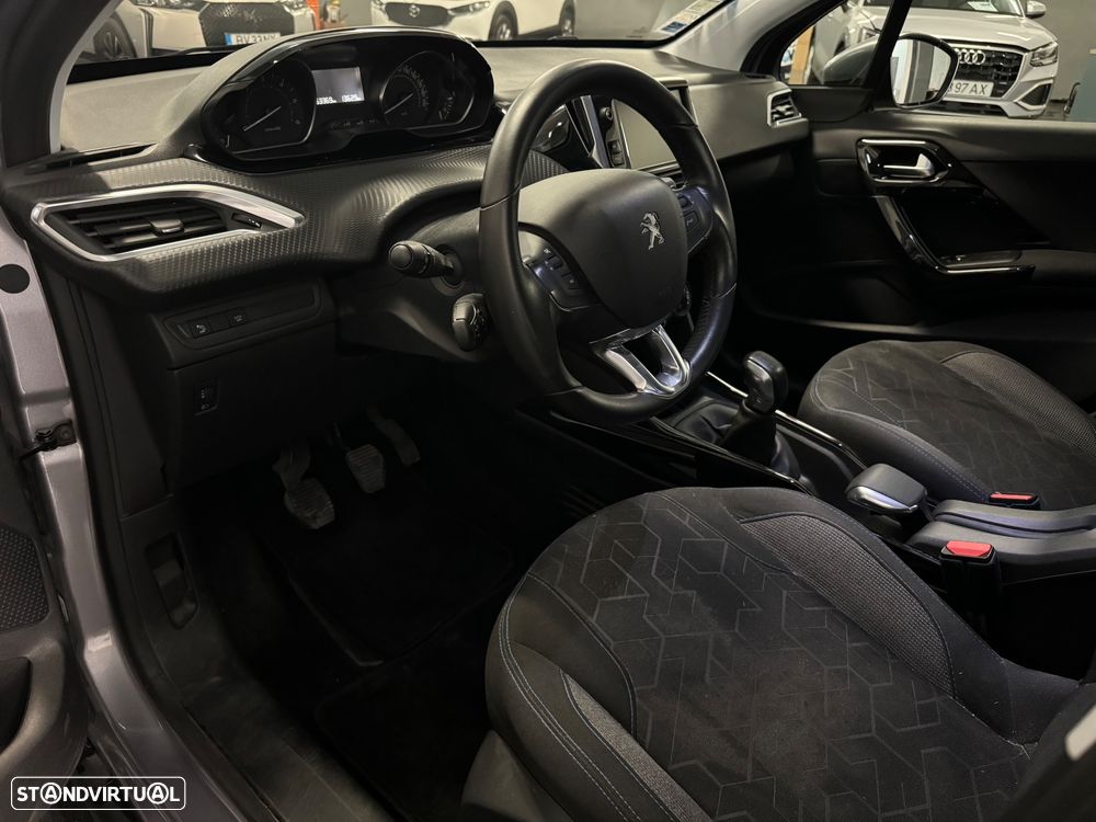 Peugeot 2008 1.5 BlueHDi Signature - 17