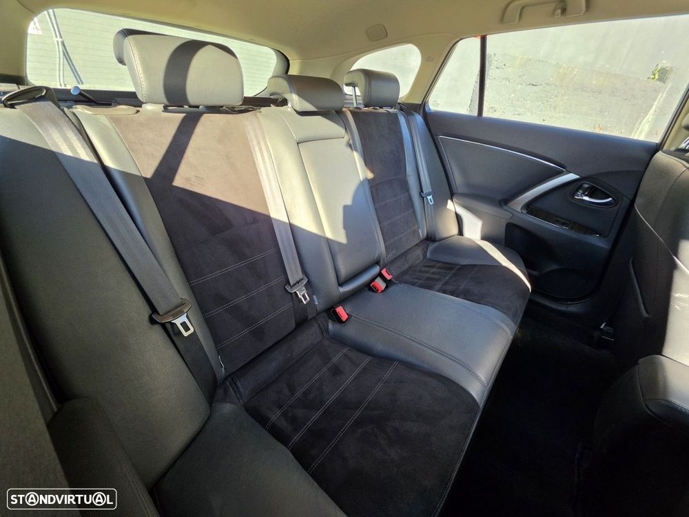 Toyota Avensis SW 2.0 D-4D Luxury+GPS - 6