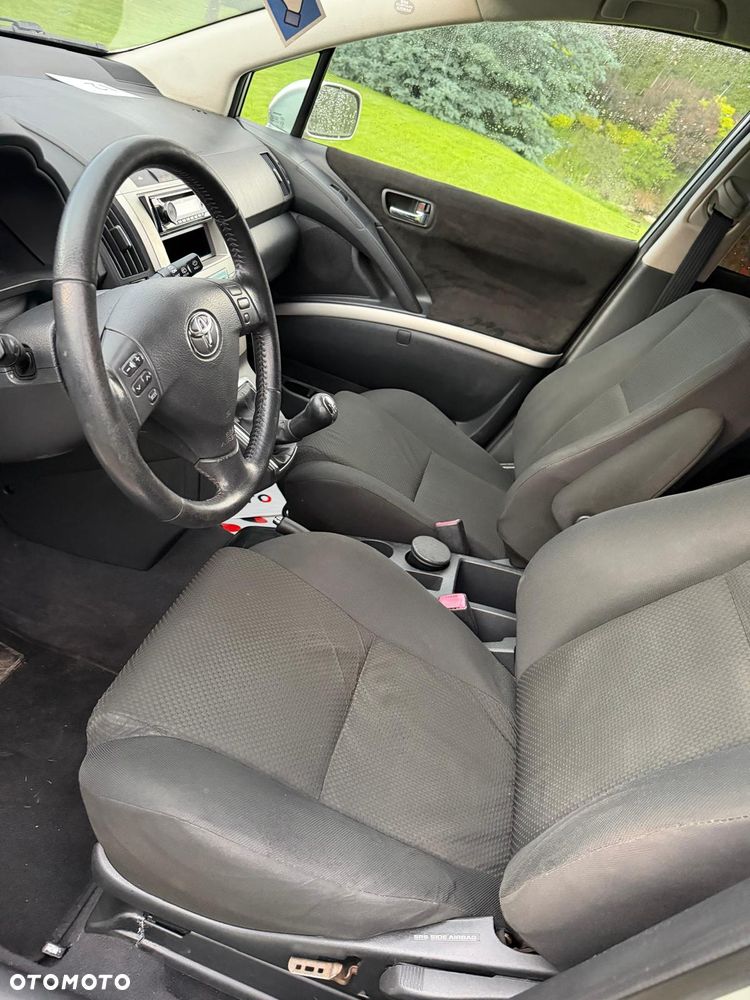 Toyota Corolla Verso - 10