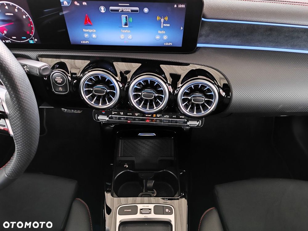 Mercedes-Benz CLA 200 AMG Line 7G-DCT - 22