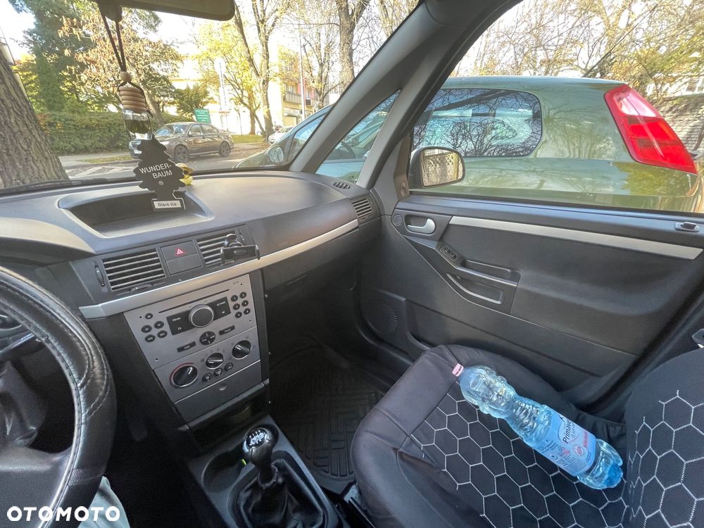Opel Meriva 1.6 16V Essentia - 10