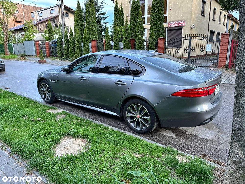 Jaguar XF 2.0 i4D AWD R-Sport - 38