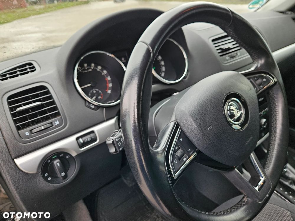 Skoda Yeti 2.0 TDI SCR 4x4 Ambition DSG - 17