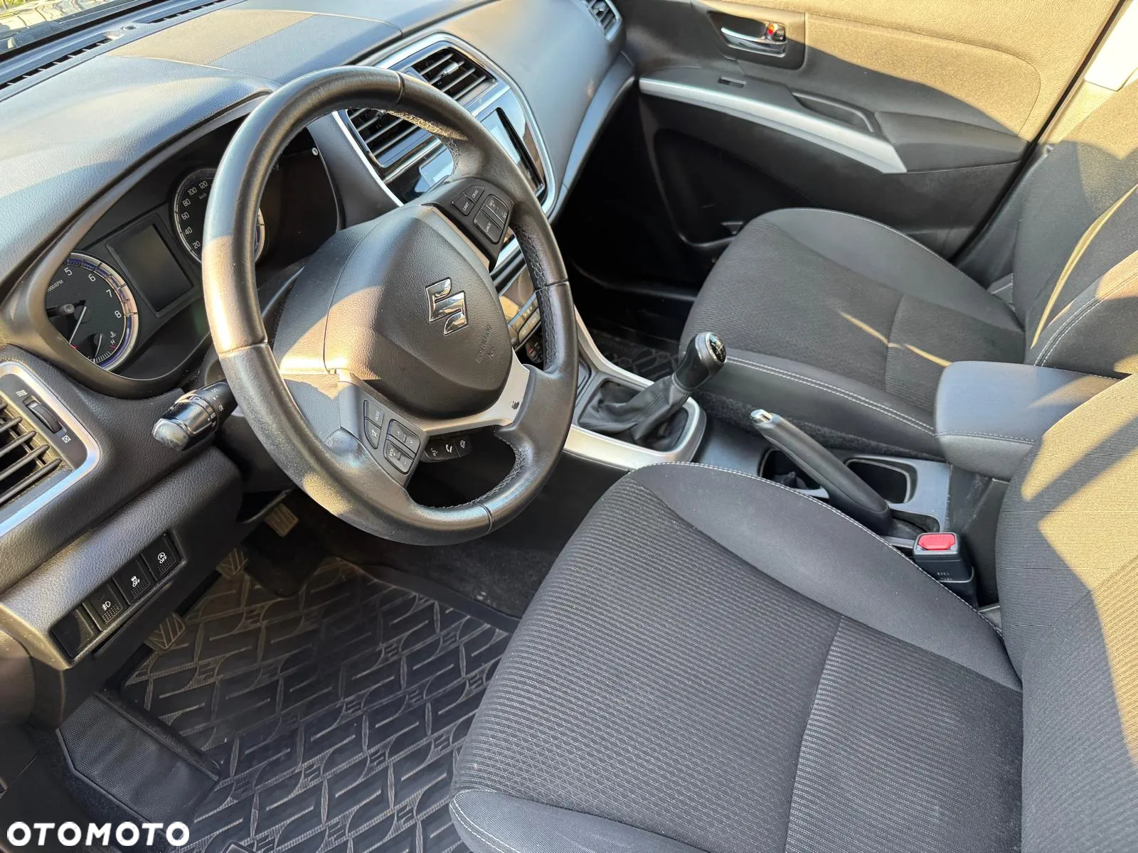 Suzuki SX4 S-Cross 1.0 T Premium - 36