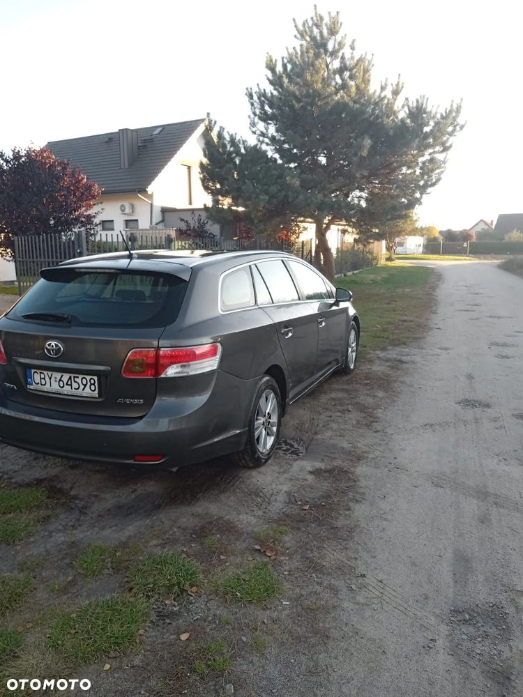 Toyota Avensis 2.0 D-4D Luna - 6