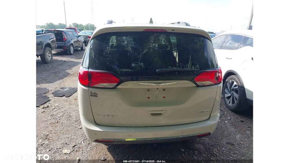 Chrysler Pacifica - 8