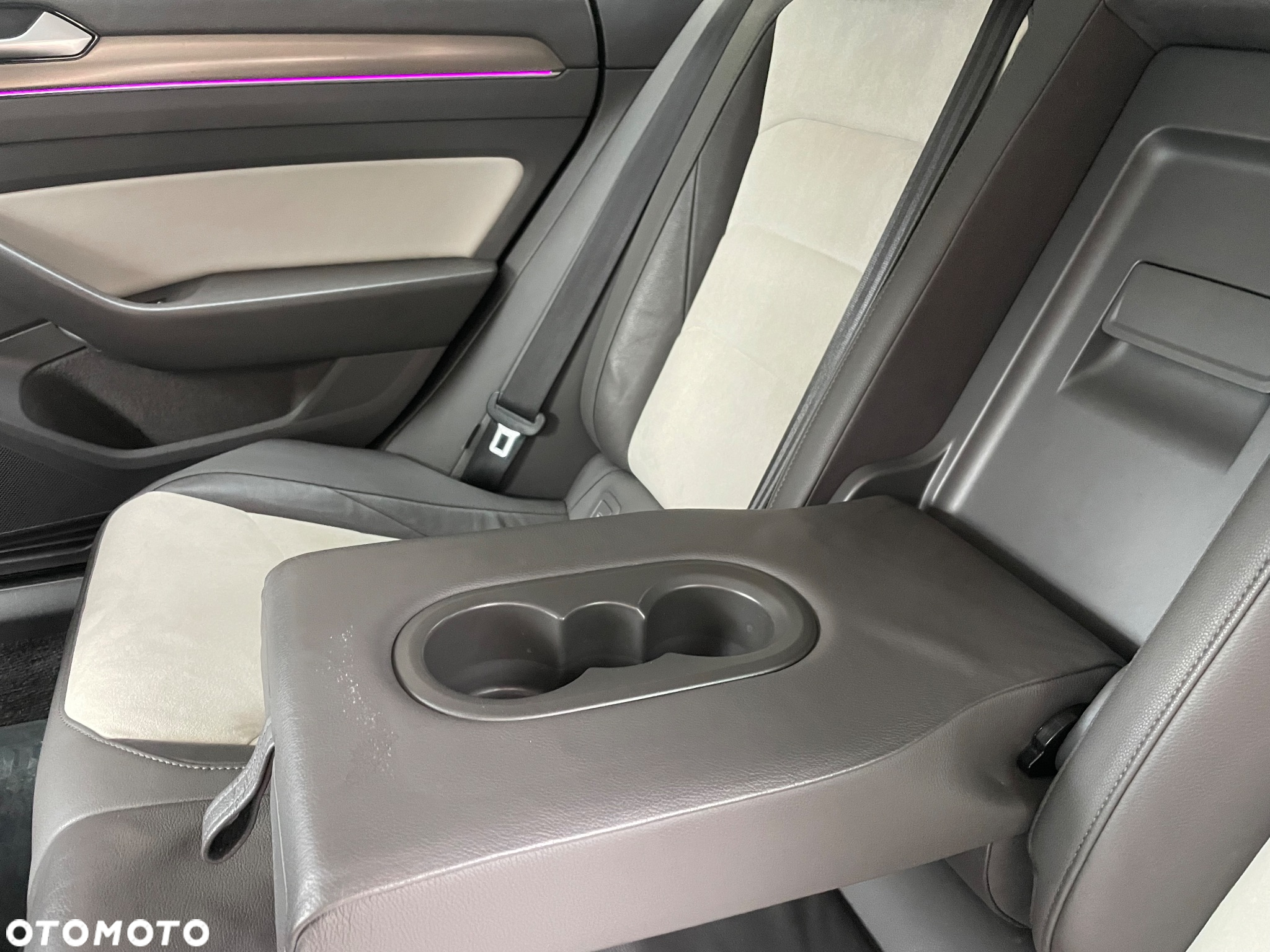Volkswagen Arteon 2.0 TDI SCR Elegance DSG - 27