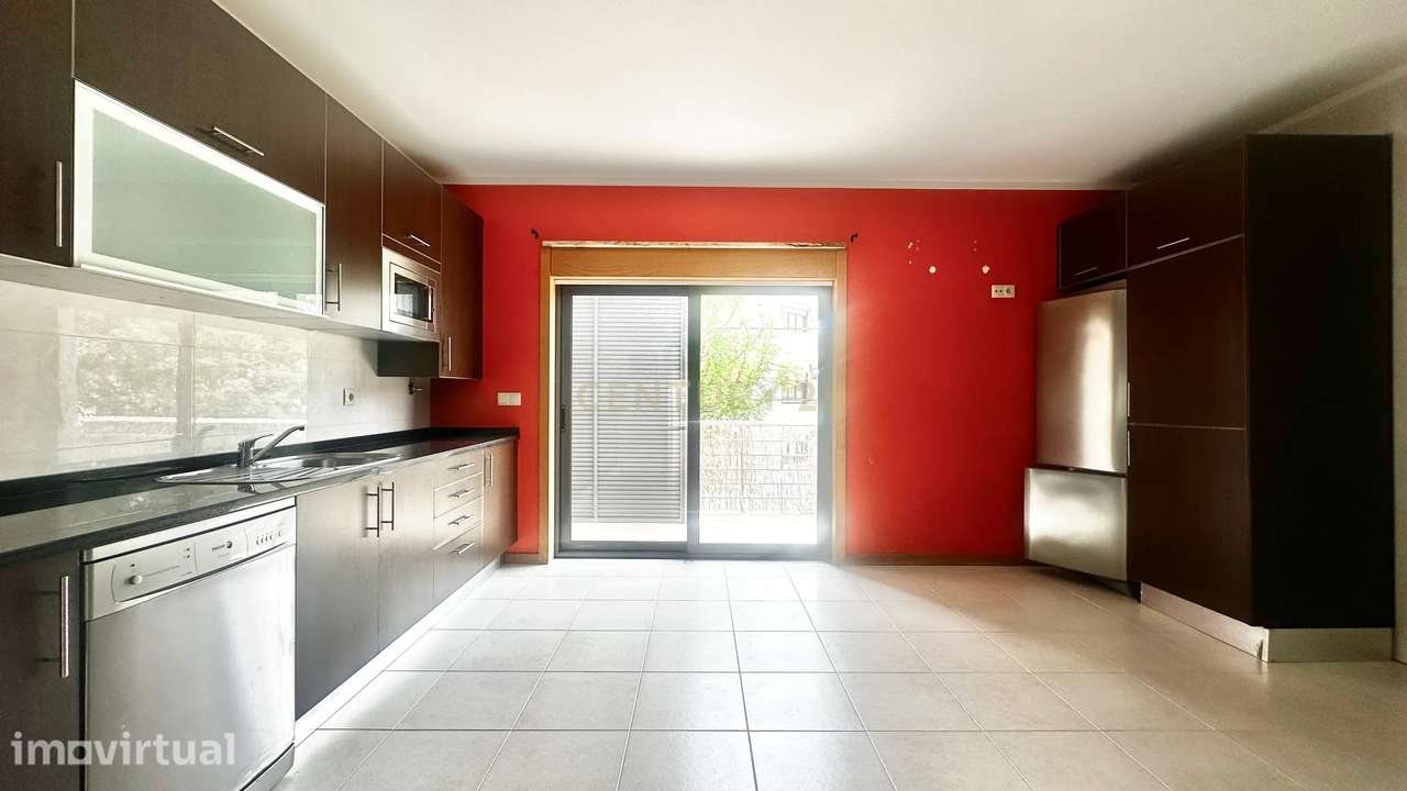 Apartamento T3 com Varandas, Garagem e Parqueamento, na Vila Serena, P - Grande imagem: 5/36