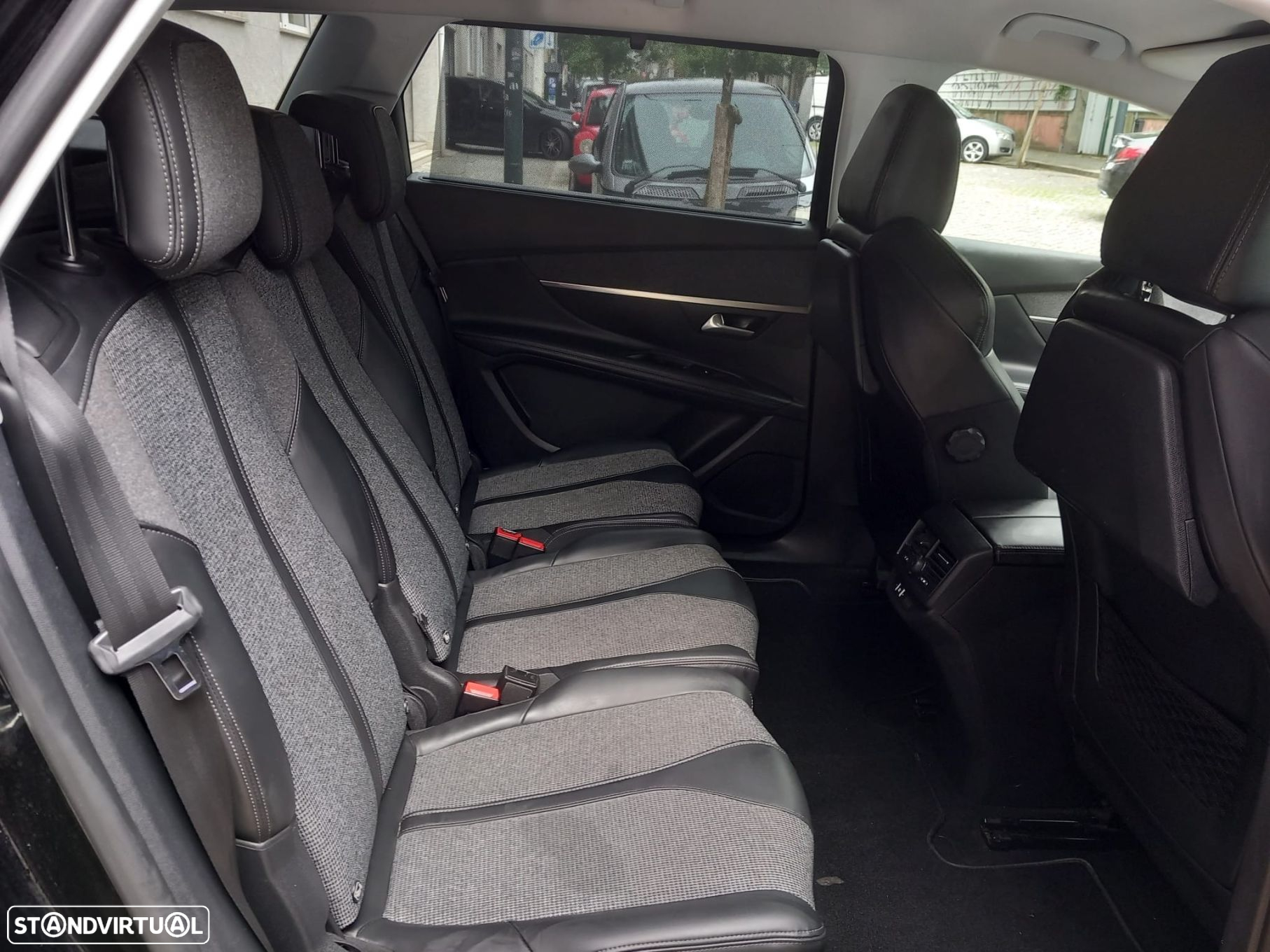 Peugeot 5008 1.5 BlueHDi Allure EAT8 - 25