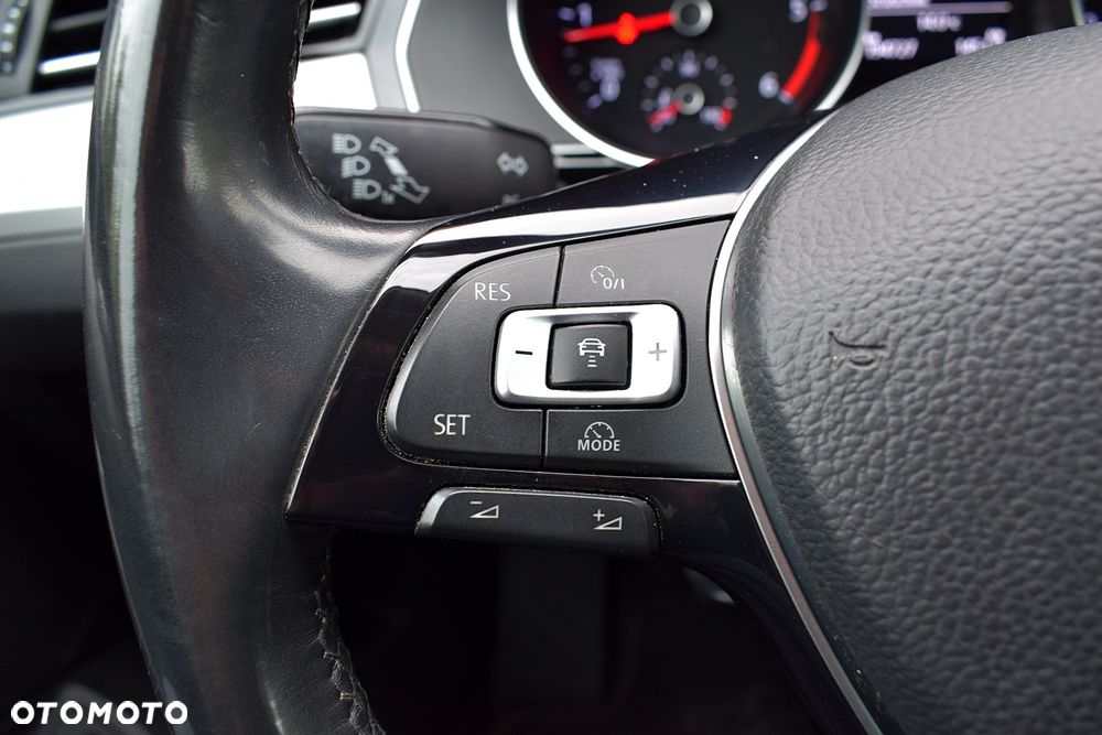 Volkswagen Passat - 9