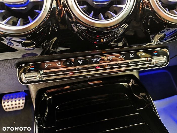 Mercedes-Benz CLA - 31