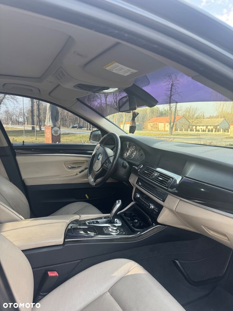 BMW Seria 5 528i xDrive Modern Line - 18