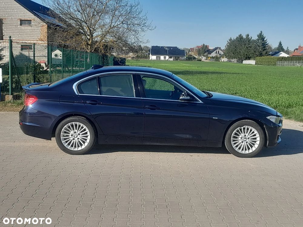BMW Seria 3 320d Luxury Line - 7