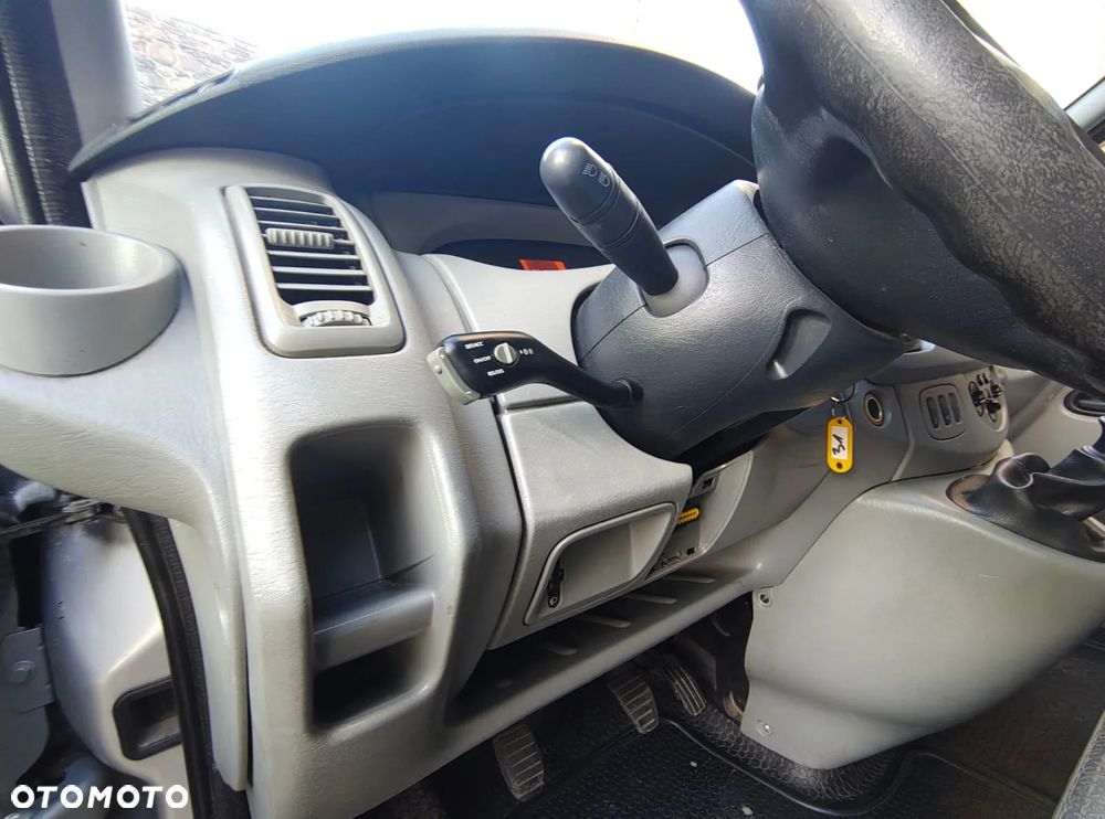 Renault Trafic - 9