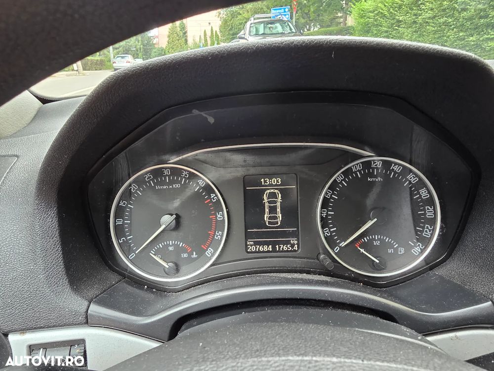 Skoda Octavia 2.0 TDI DPF Ambiente - 8