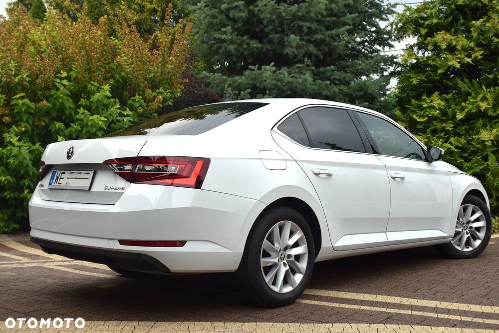 Skoda Superb 2.0 TDI SCR Style - 17