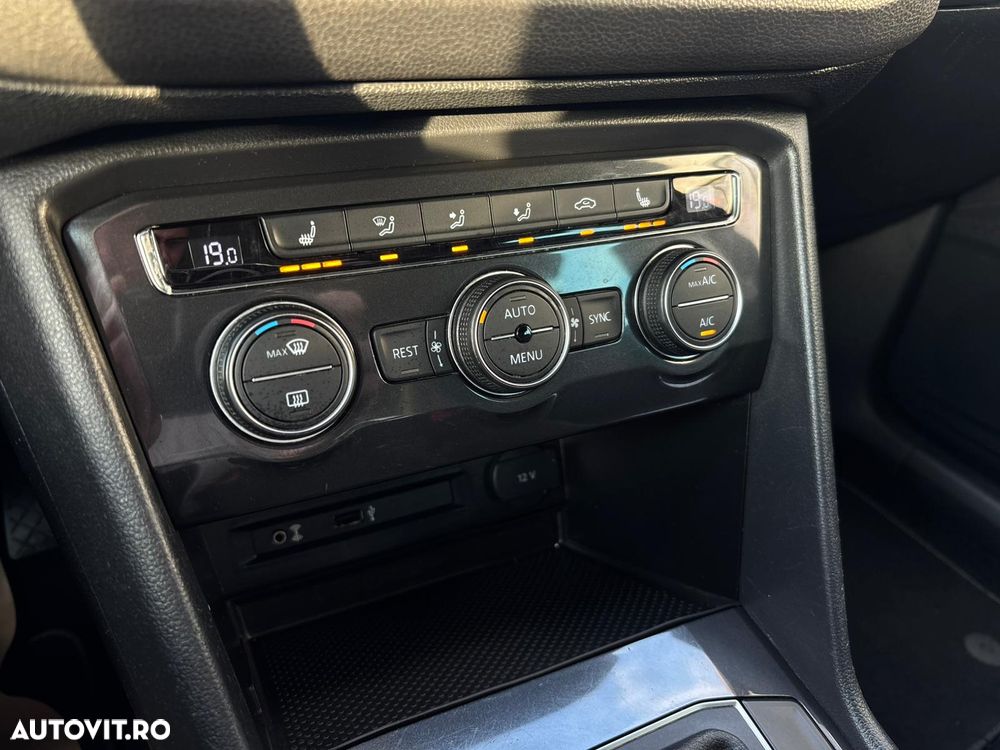 Volkswagen Tiguan 2.0 TDI SCR 4MOTION BlueMotion Technology Comfortline - 24