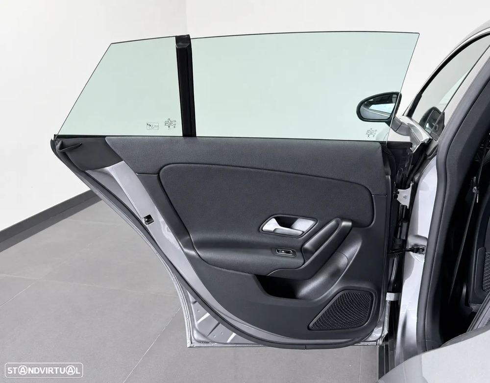 Mercedes-Benz CLA 180 d Shooting Brake Progressive Aut. - 40