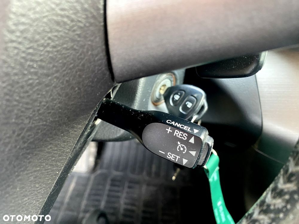 Toyota RAV4 2.2 D-CAT Premium - 26
