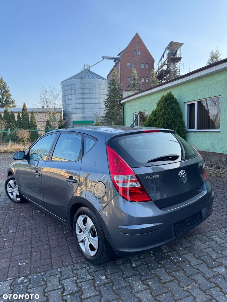 Hyundai i30 1.4 Team 08 - 2