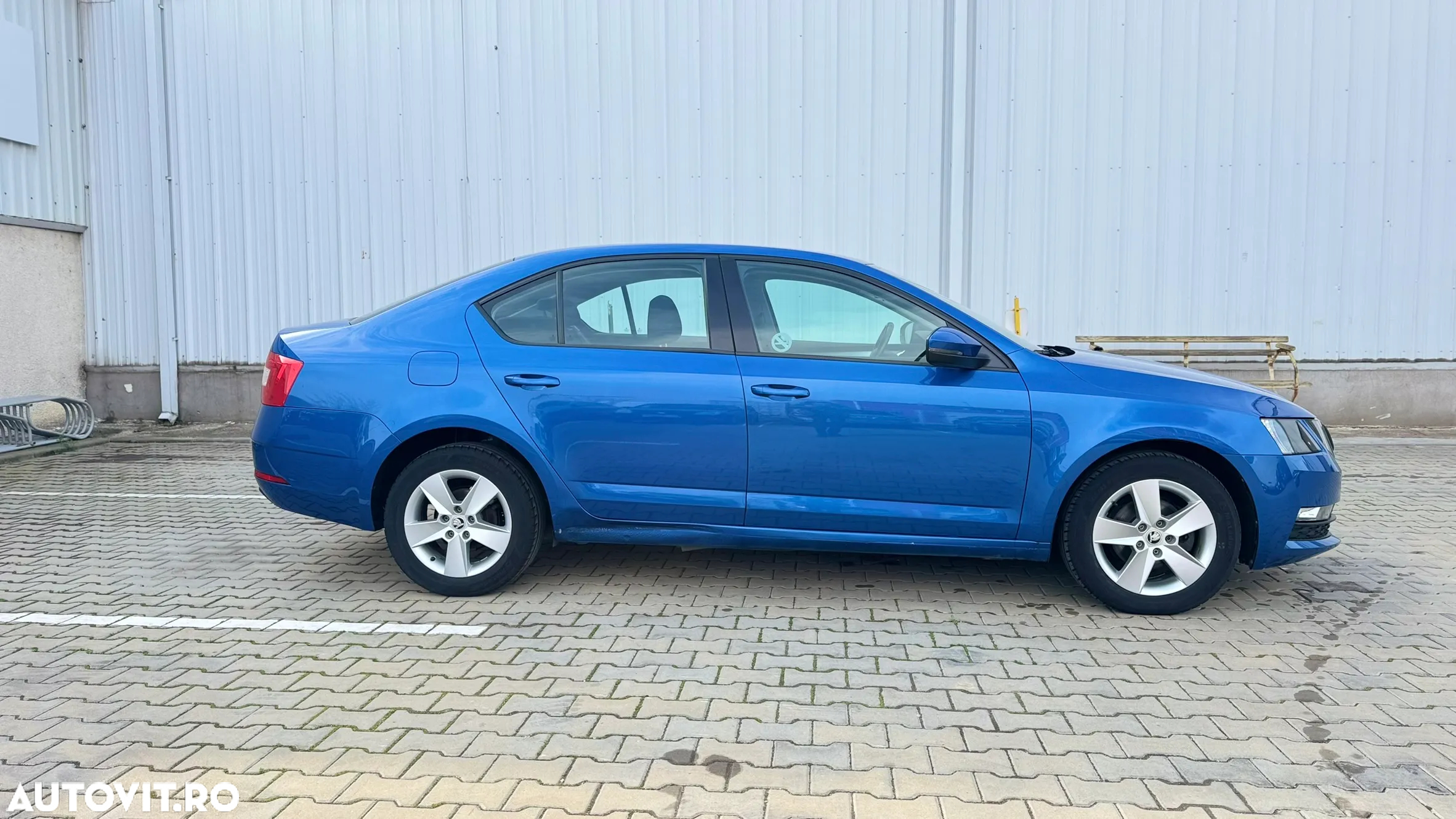 Skoda Octavia 1.6 TDI DSG Ambition - 4