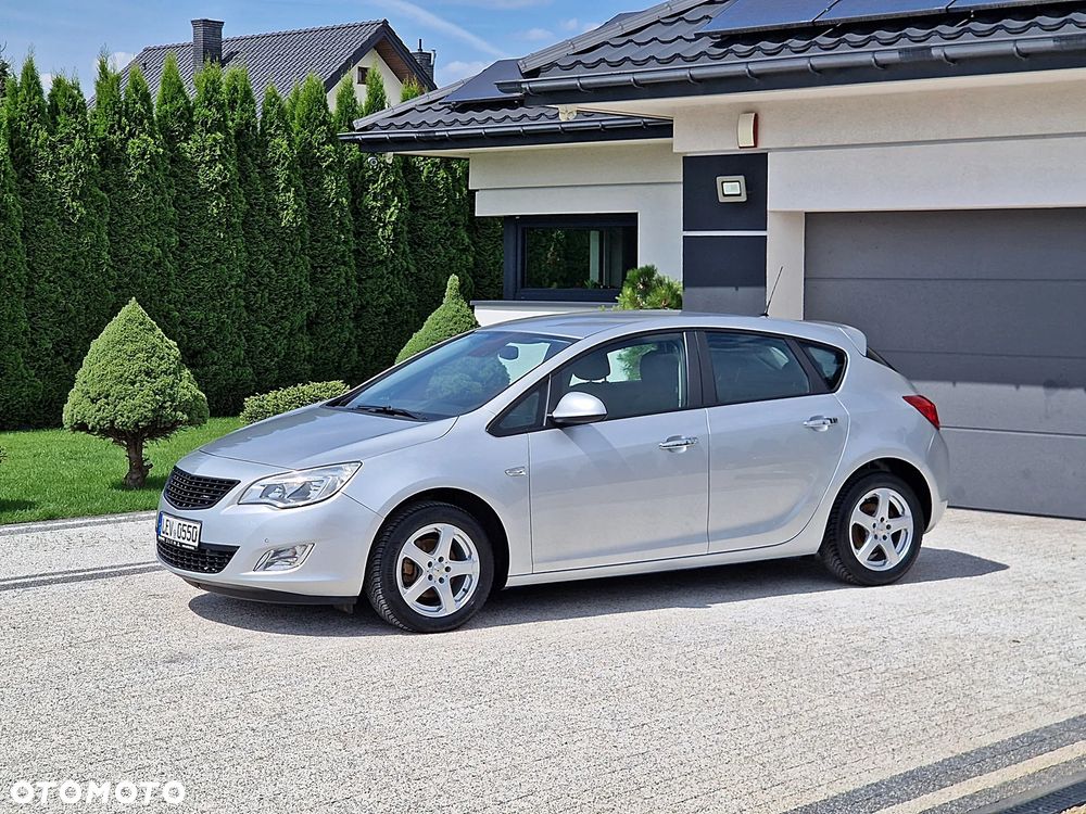 Opel Astra 1.4 Turbo 150 Jahre - 22