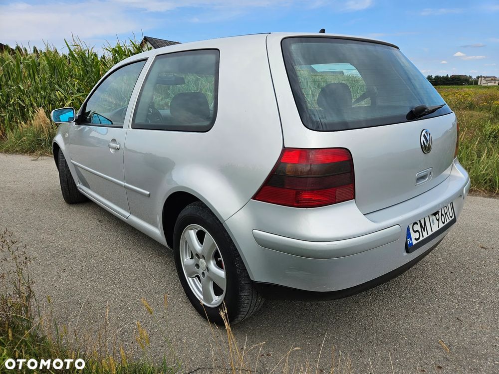Volkswagen Golf 1.6 Highline - 4