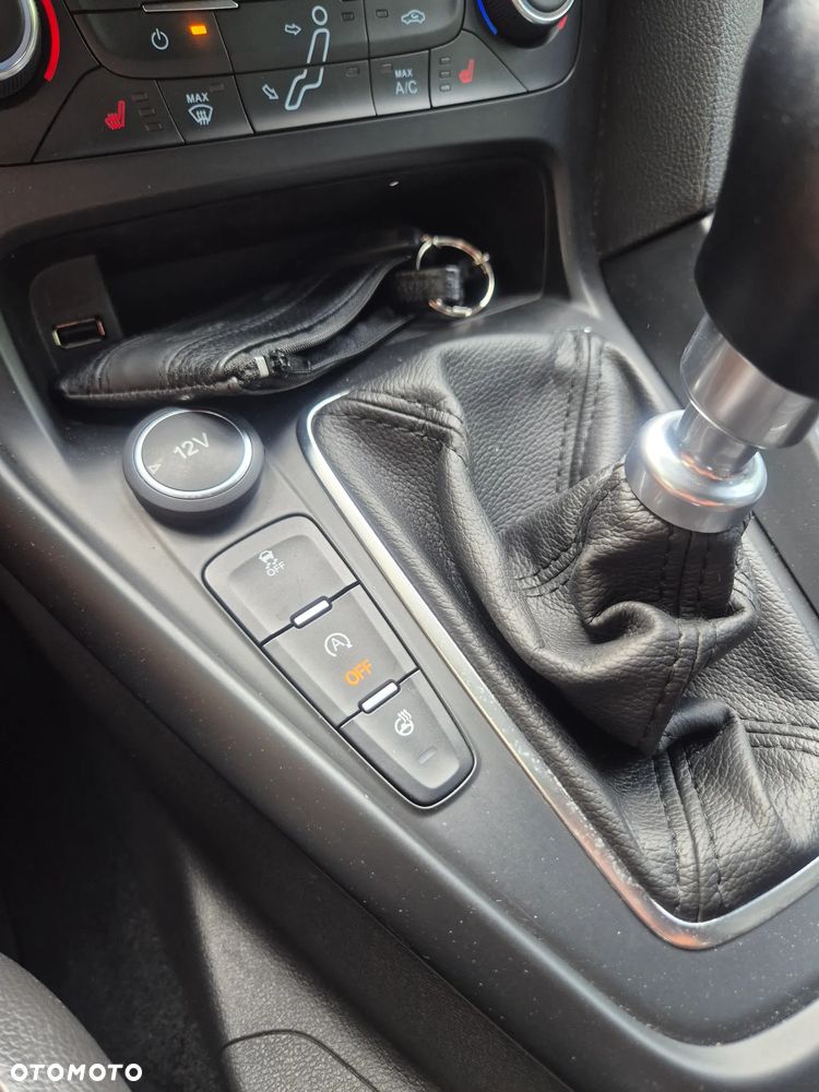 Ford Focus 2.0 TDCi ST mit Leder-Exclusiv-Paket - 24
