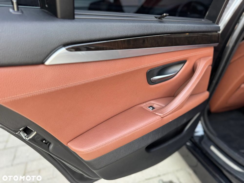 BMW Seria 5 535i - 29
