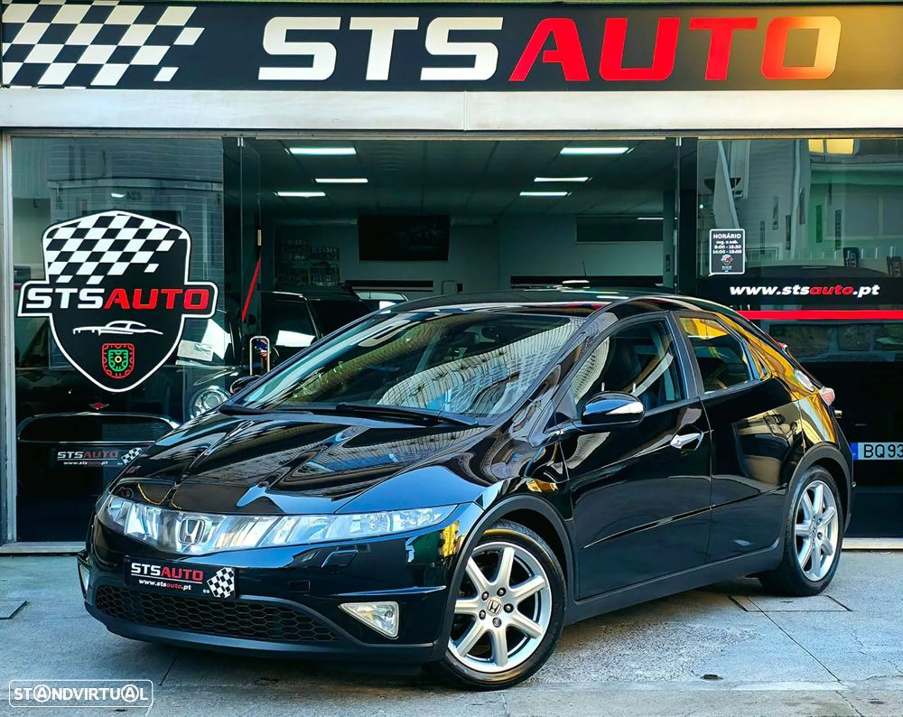 Honda Civic 1.8 Executive NAVI - 1