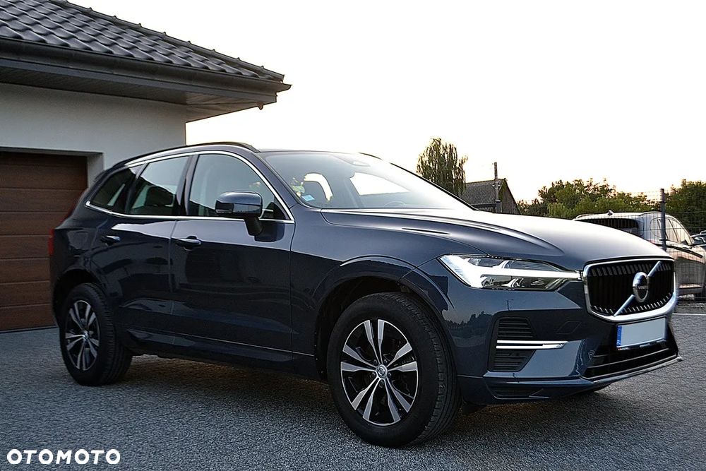Volvo XC 60 B4 D Momentum - 8