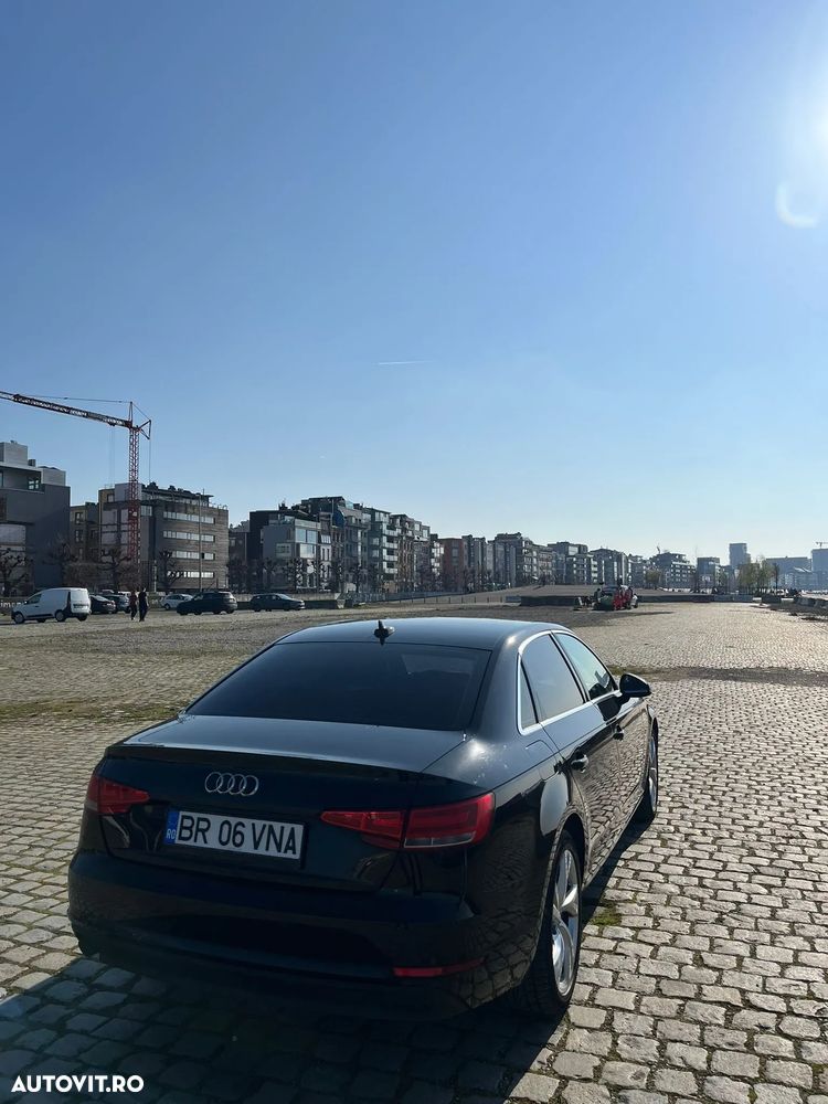 Audi A4 2.0 TDI S tronic - 9