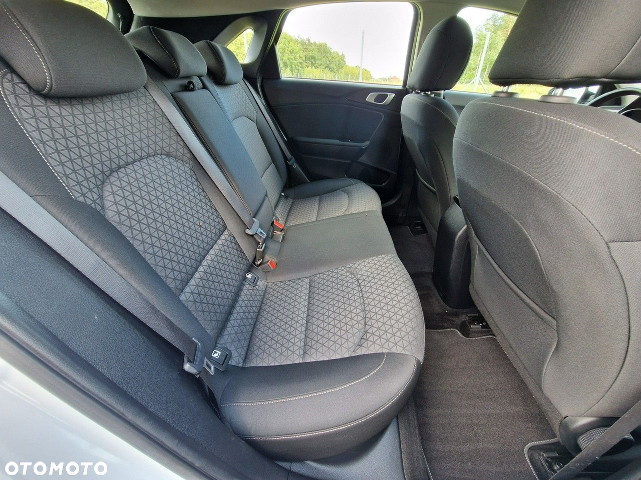 Kia Ceed - 12