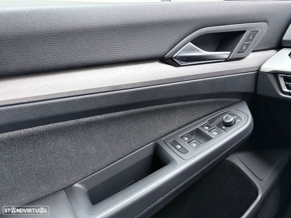 VW Golf 1.0 TSI Life - 31