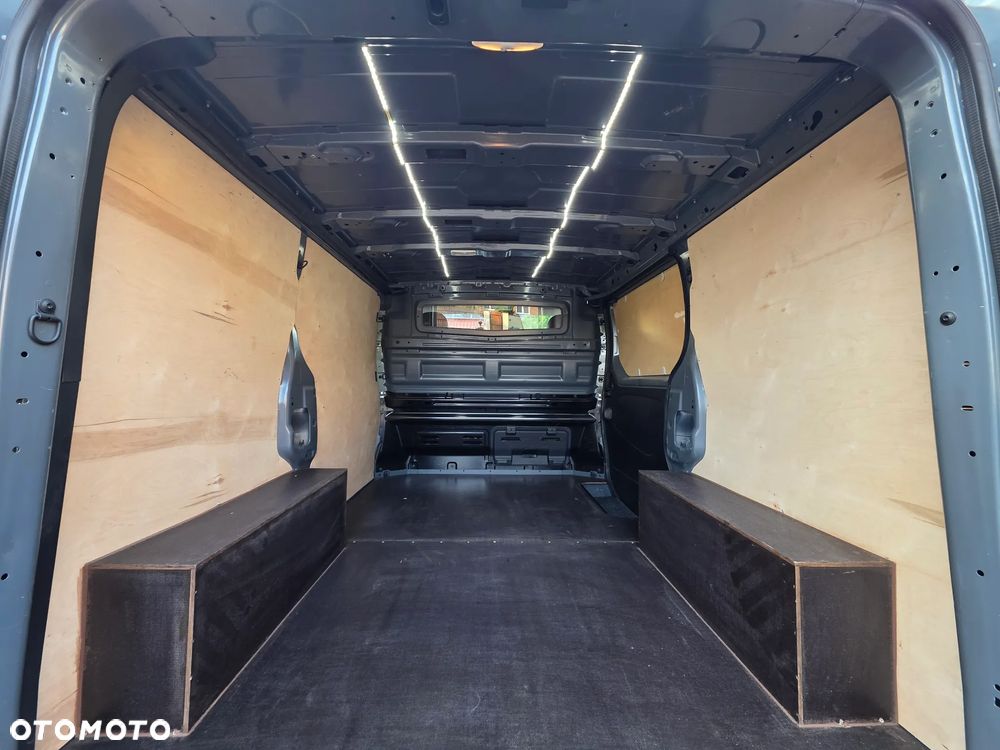 Renault Trafic - 25