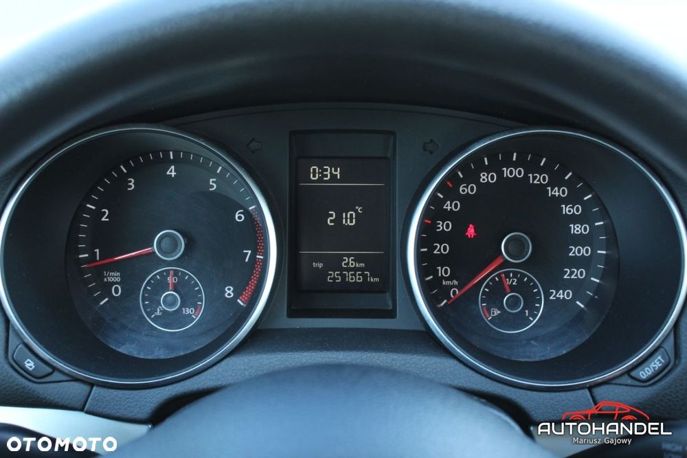 Volkswagen Golf - 10