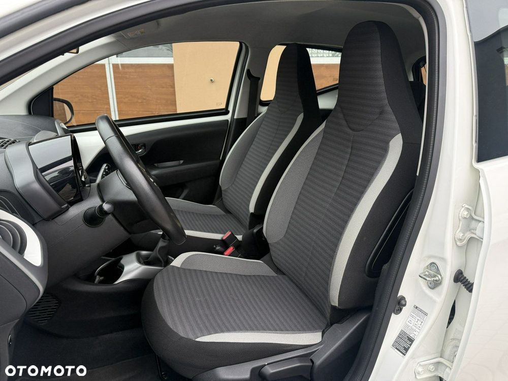 Toyota Aygo x-play - 18