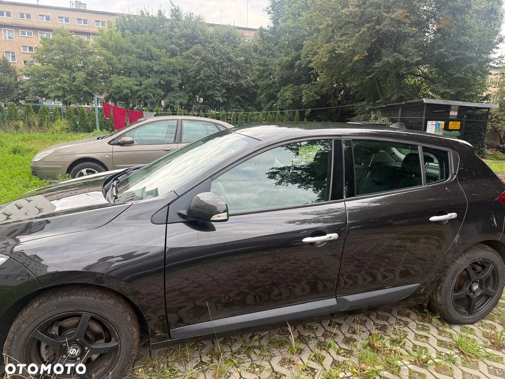 Renault Megane 1.6 Emotion - 11