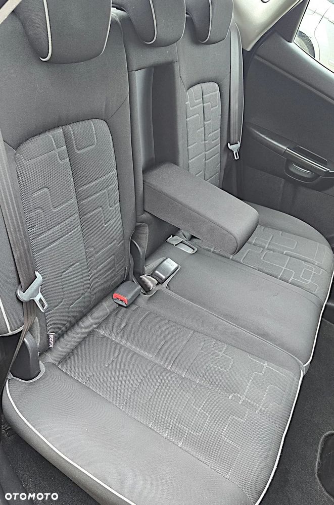 Kia Venga 1.4 CVVT Vision - 8