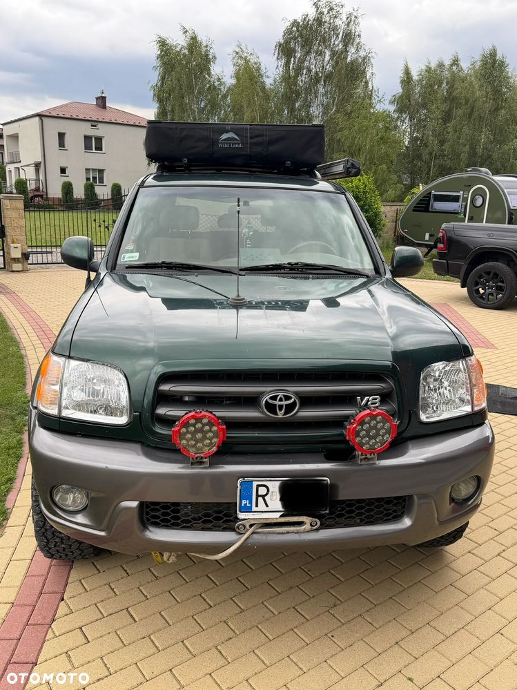 Toyota Sequoia - 1