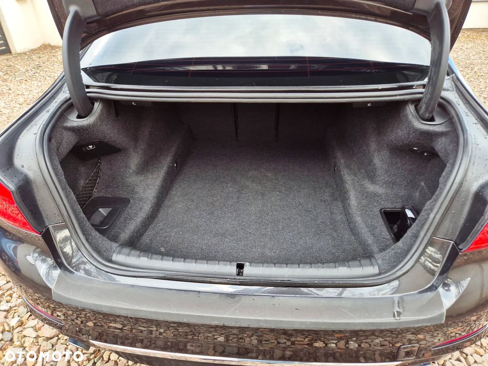 BMW Seria 5 520d xDrive Luxury Line - 25