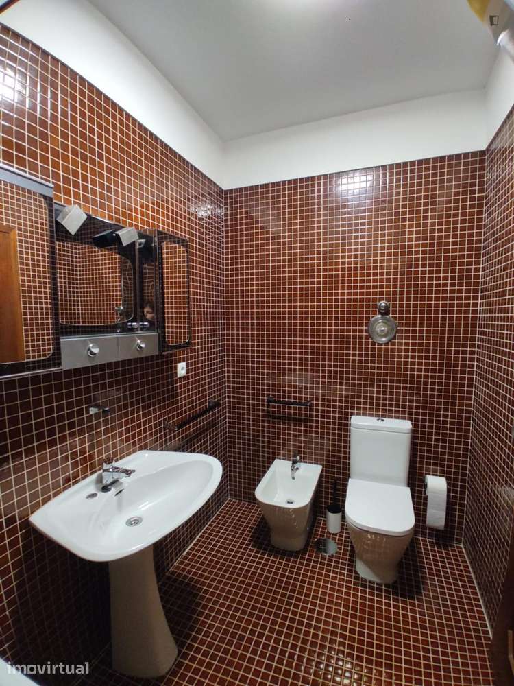 Quarto - localizado em Cedofeita Porto - Grande imagem: 5/18