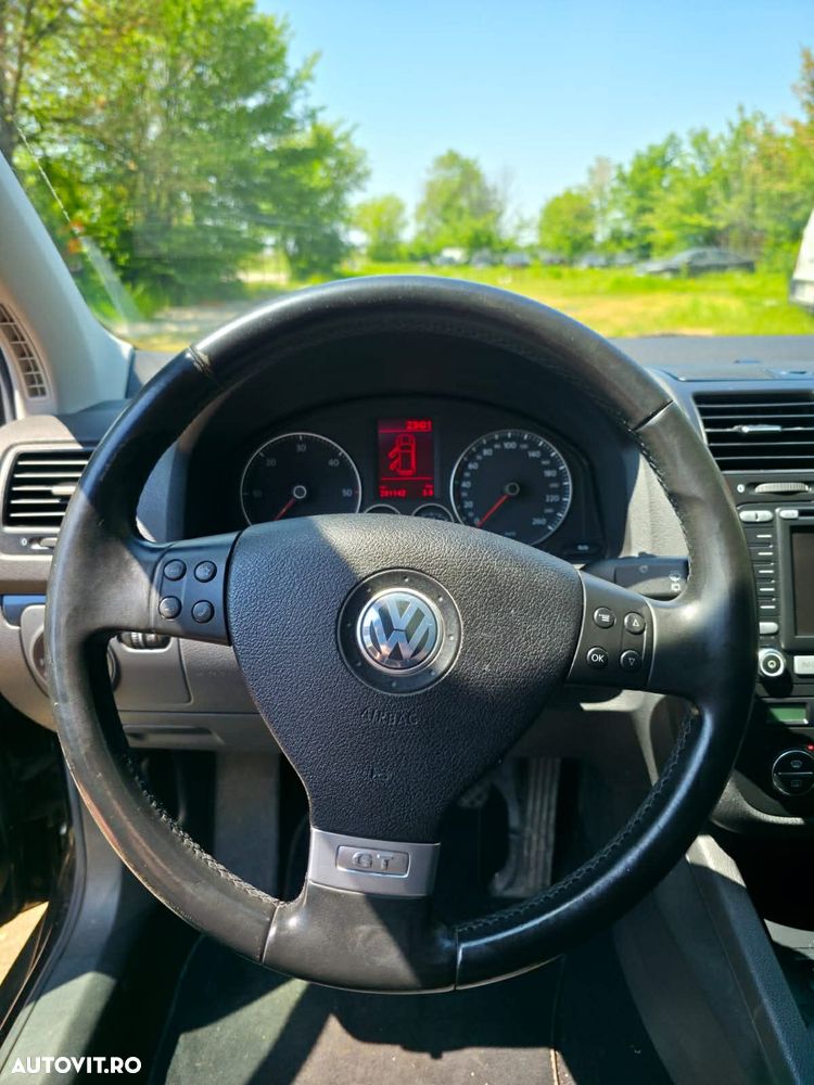 Volkswagen Golf - 5