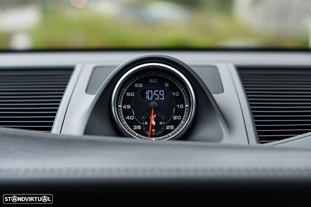 Porsche Macan Turbo - 34