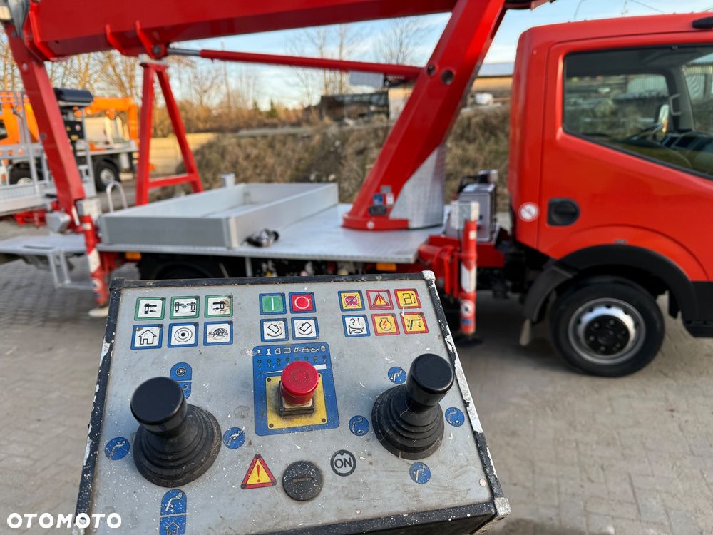 Nissan Podnośnik Koszowy Zwyżka Palfinger 210Bk 21 Metrów 16 w bok ! PILOT NA KABLU!! UDT !! Kosz 1000V Izolowany Jak Wumag Ruthmann Gsr - 11