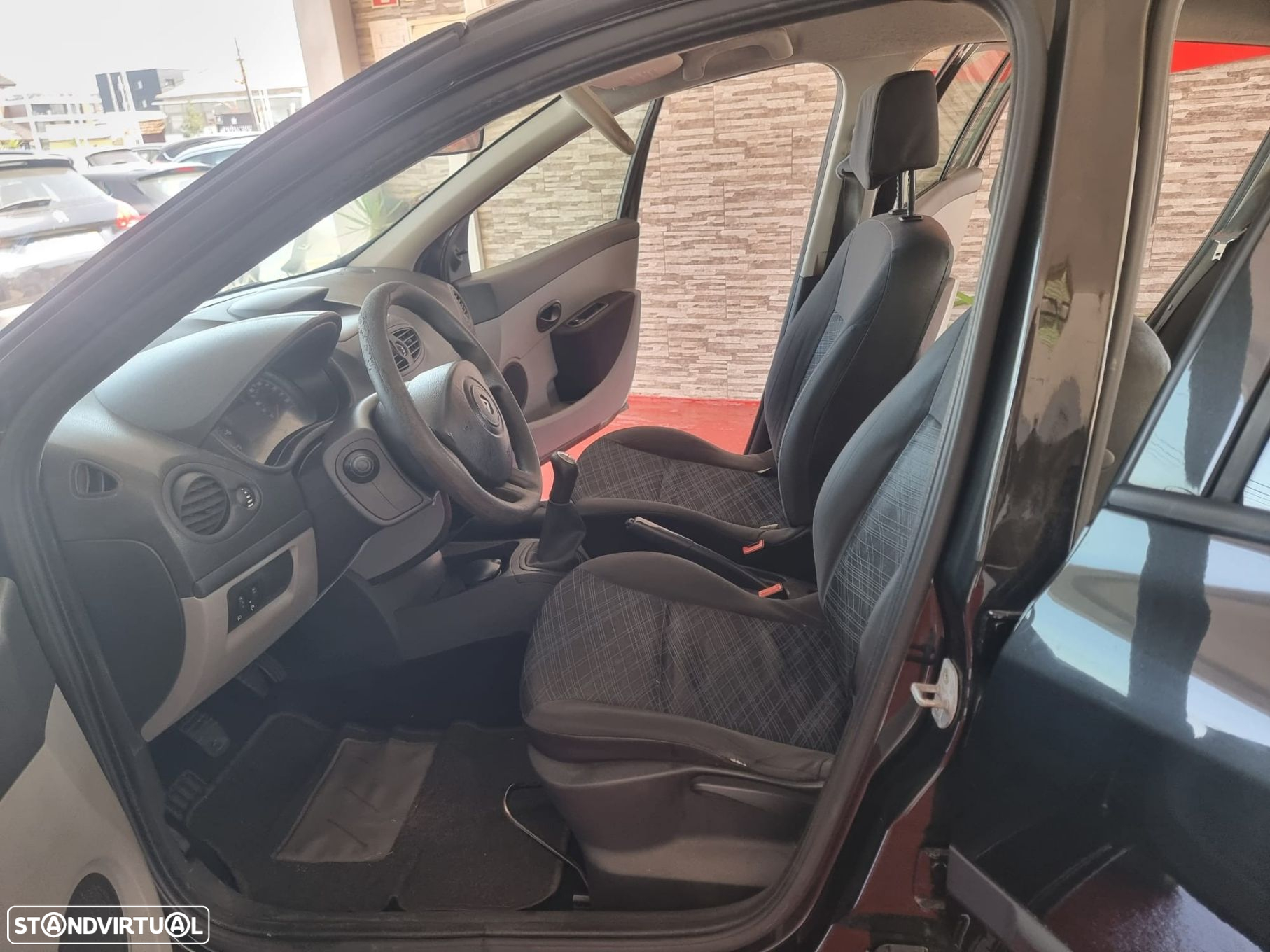 Renault Clio 1.2 16V Confort - 8
