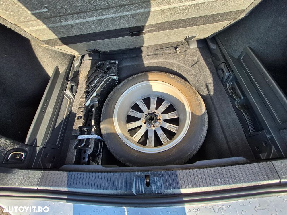 Volkswagen Passat Variant 2.0 TDI Highline - 18